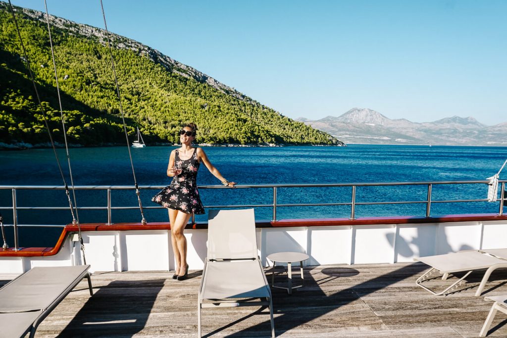 deck van explorer cruise van Sail Croatia