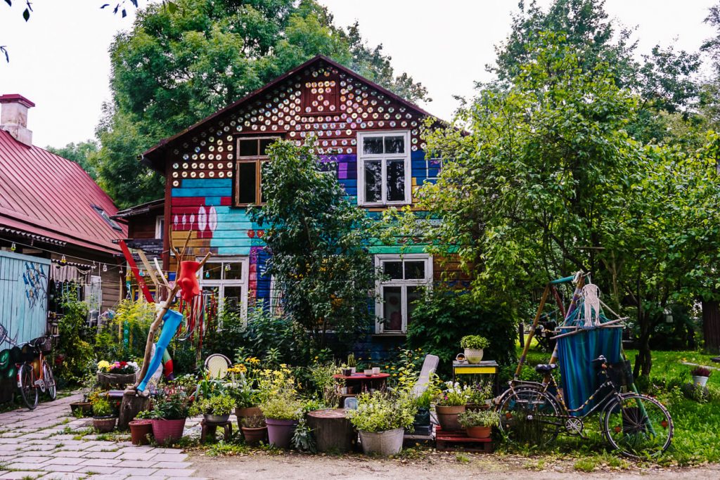 gekleurd huis in Supilinn, souptown, een van de leukste wijken in Tartu Estland