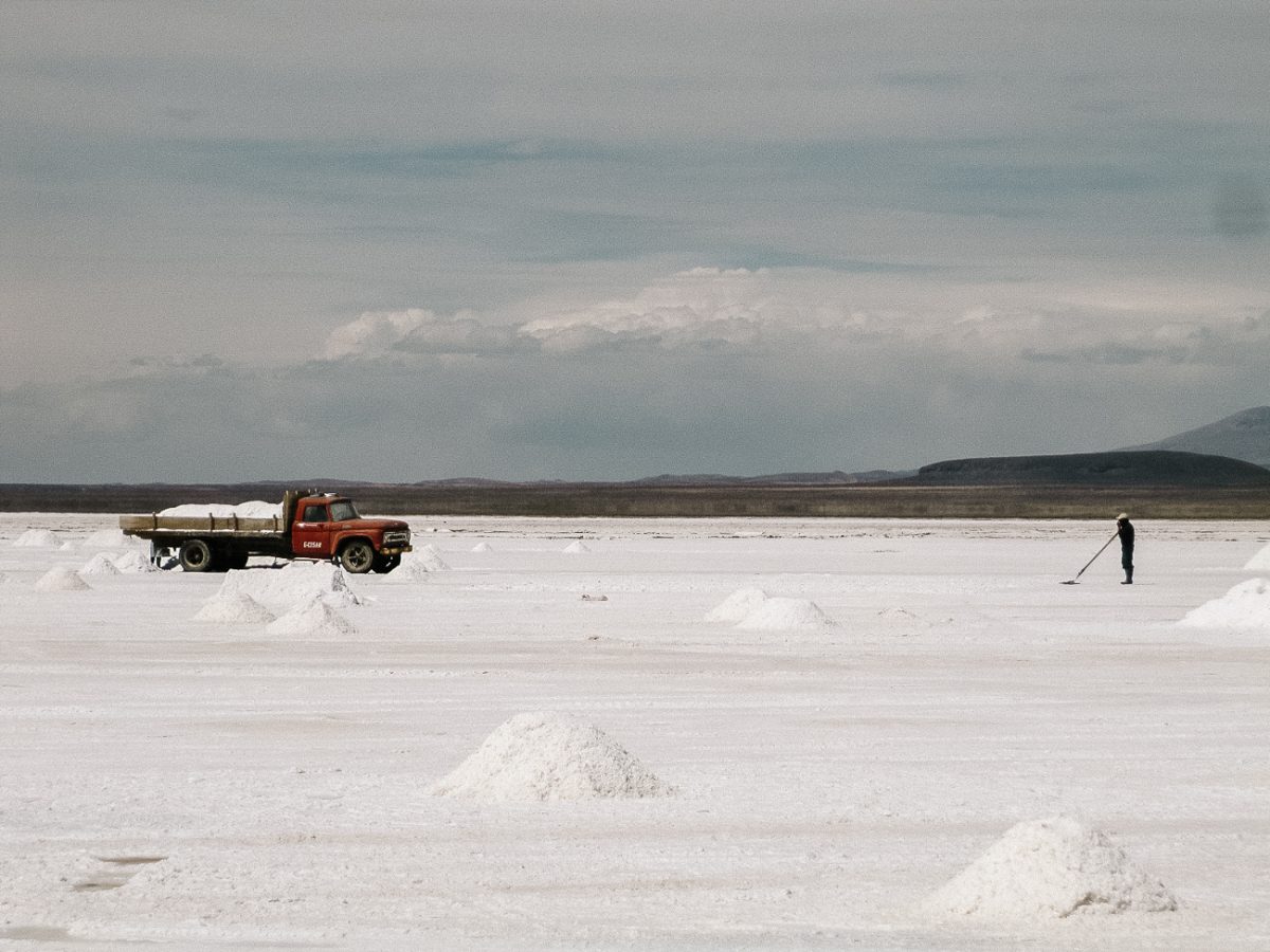 There are several villages around the salt flat, living from the salt production, such as the village of Colchani. 