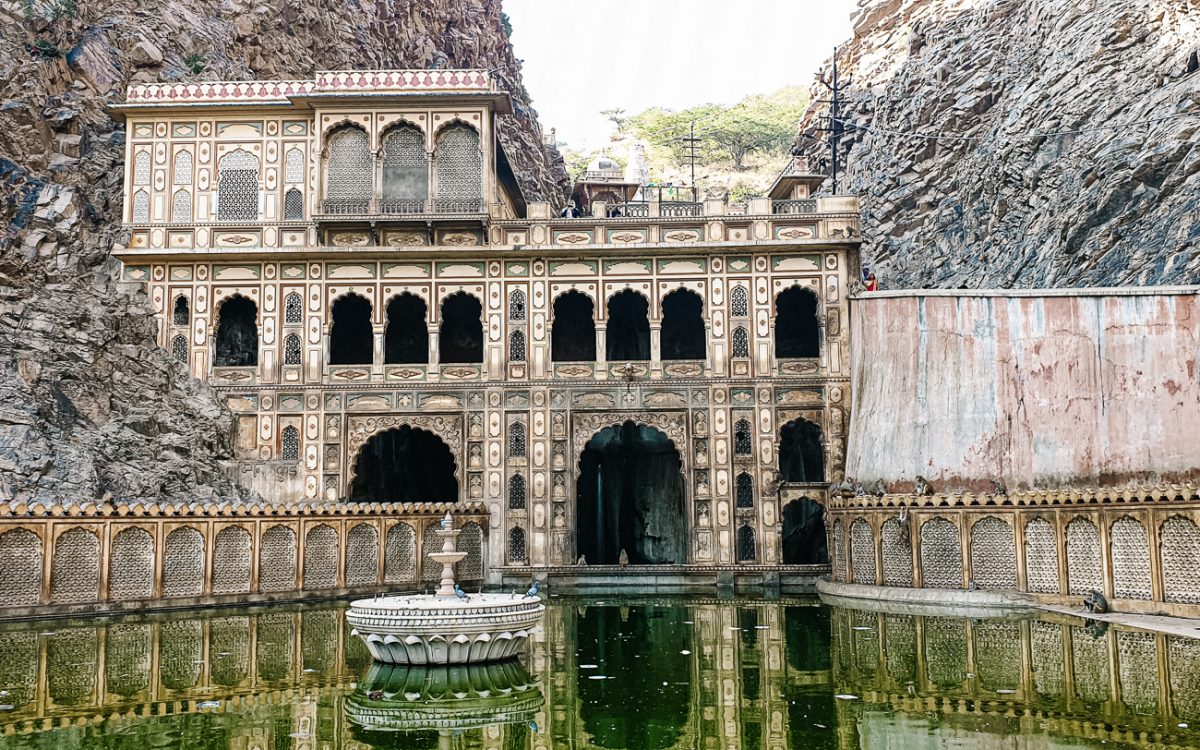 Visiting Galta Kund temple and Galta Ji Temple, is one of the best things to do in Jaipur, if you want to find some peace and leave the busy city behind.