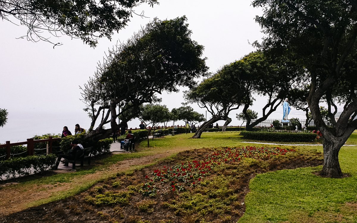 Walk along the Pacific ocean coast line is one of best things to do in lima peru