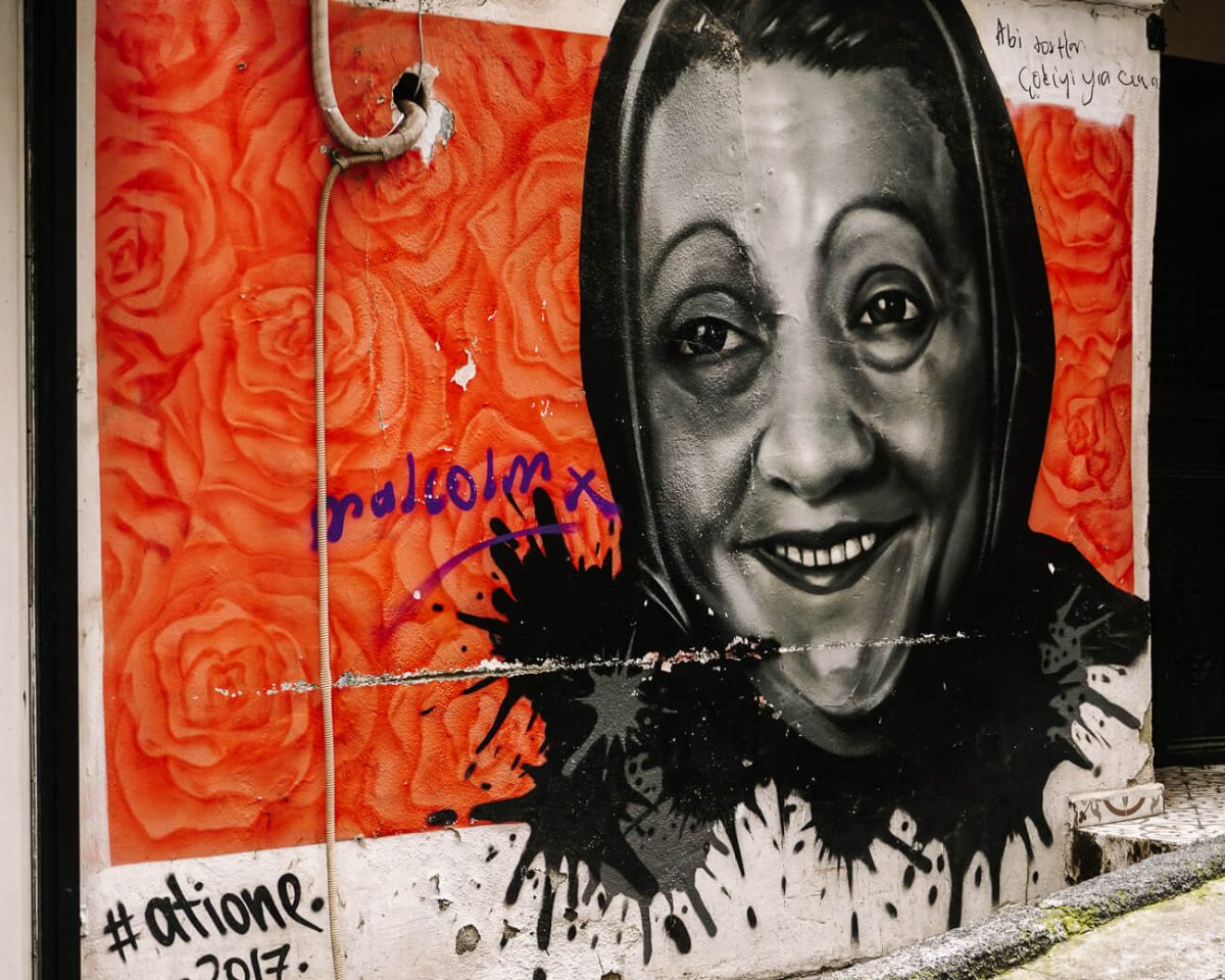 streetart met vrouw in Istanbul