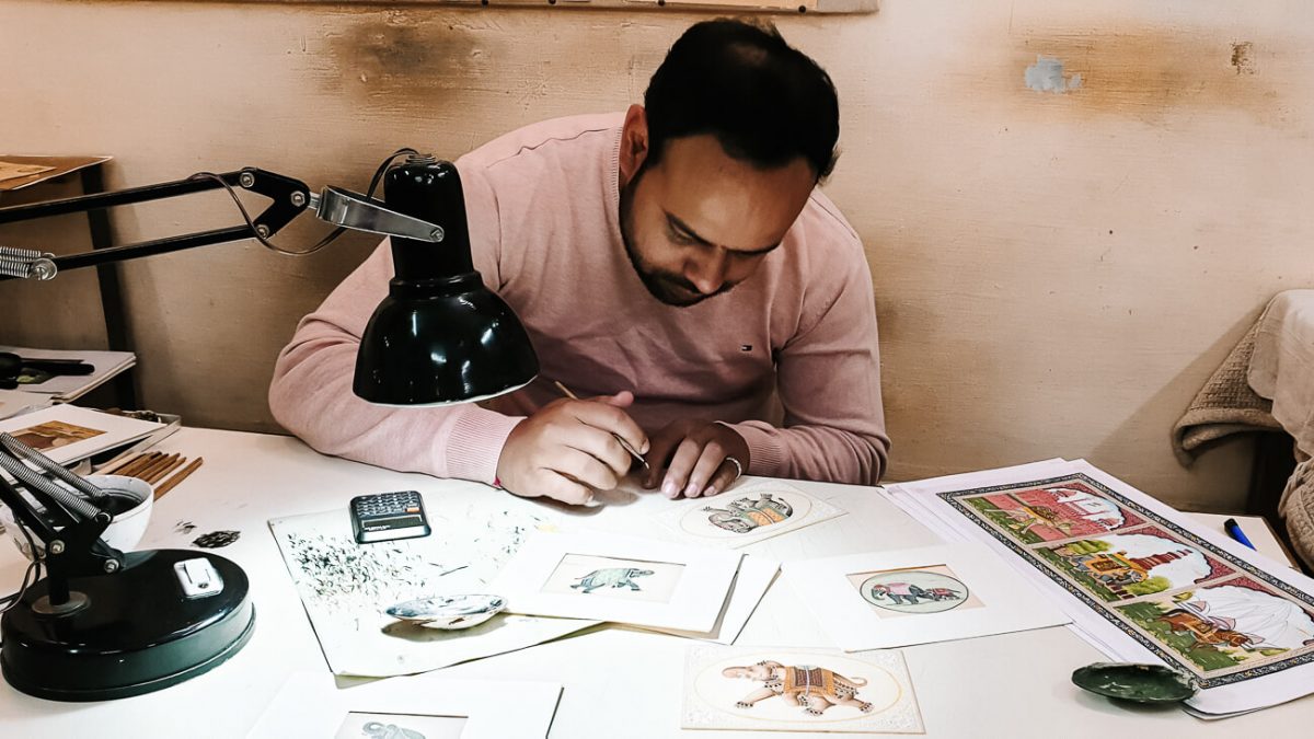 Een van de meest gerenommeerde plekken en Bikaner bezienswaardigheden op het gebied van kunst is Bikaner Miniature art. 