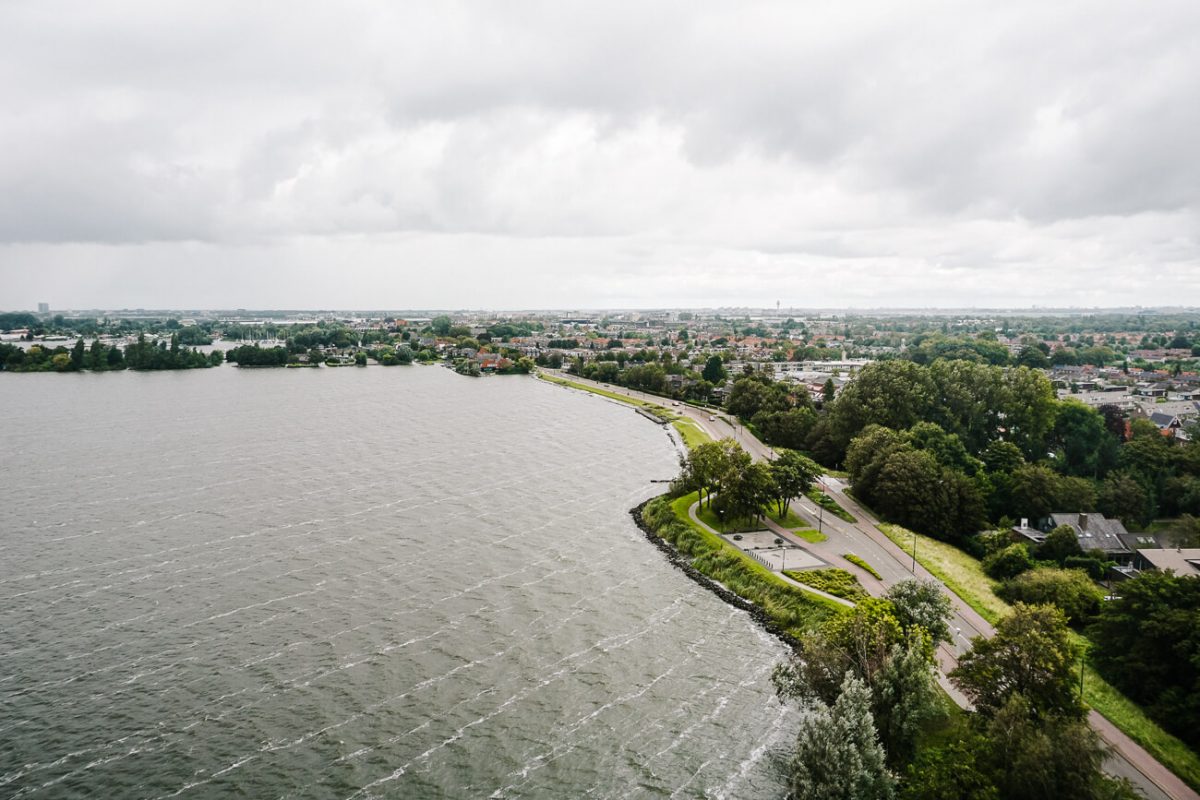 The water tower, located on the edge of the Westeinderplassen is one of the best things to do in Aalsmeer if you want to enjoy beautiful views and take pictures. 