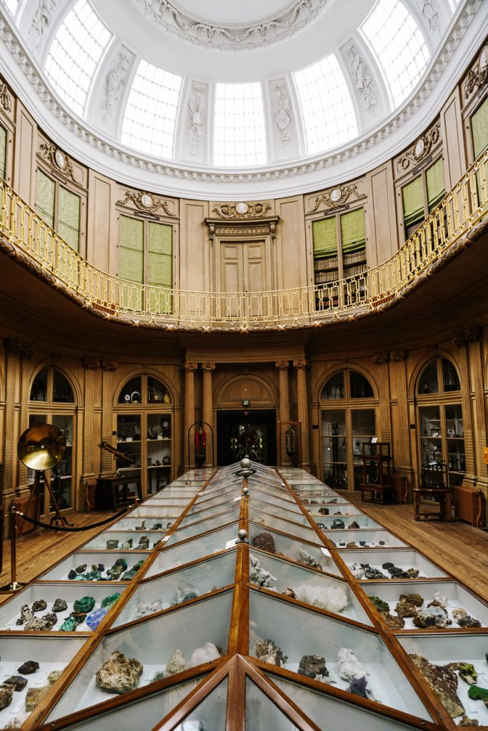 Het Teylers museum is het oudste museum van Nederland en een van de culturele bezienswaardigheden in Haarlem. 