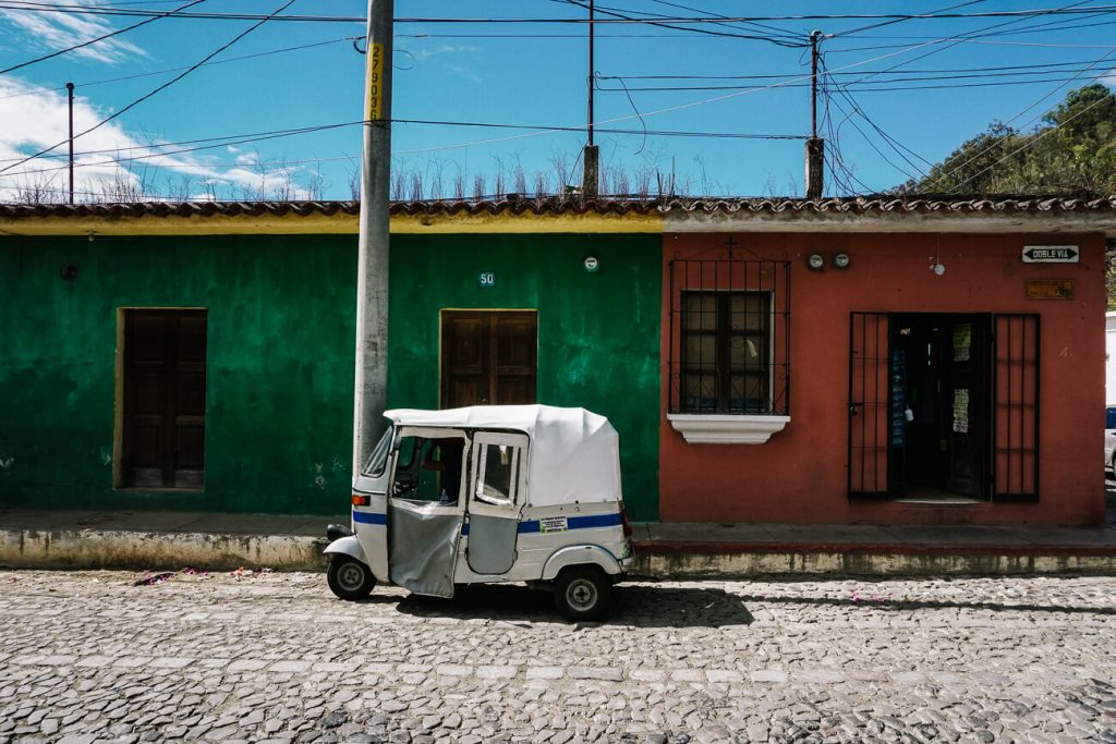 Gekleurde straatjes in Antigua Guatemala.