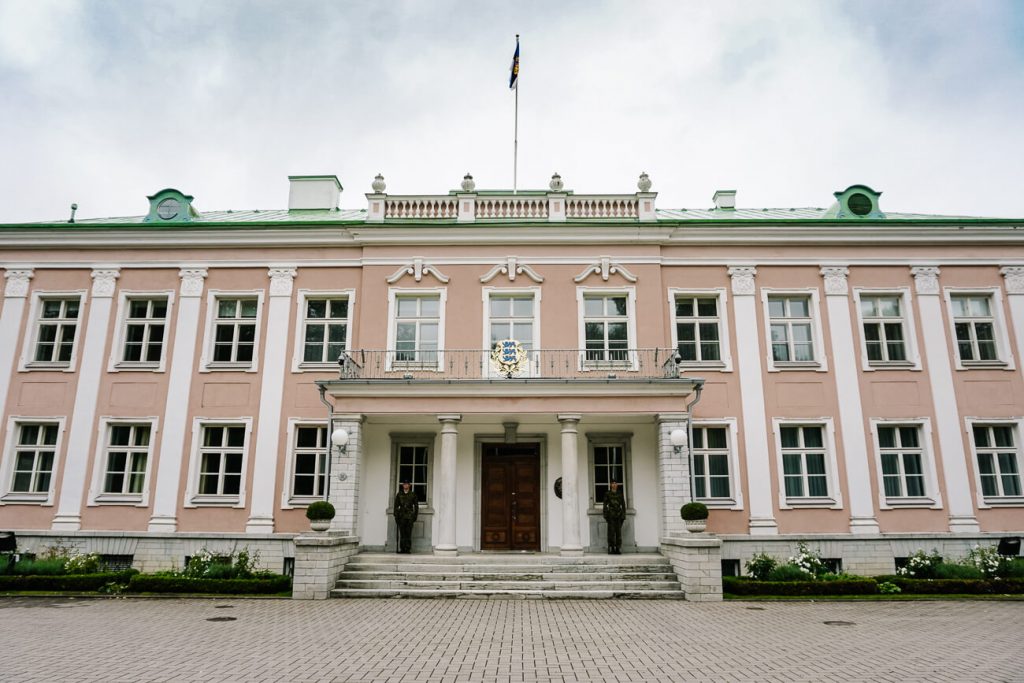 The Presidential palace i Kadriorg district in Tallinn Estland