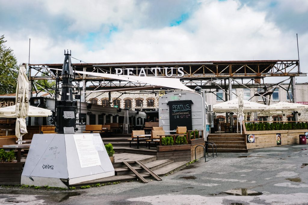 Peatus restaurant in Depoo. The food street in Telliskivi. Trains and containers are the setting for restaurants en foodtrucks