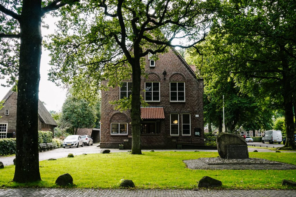 houses in dwingeloo, stroll through de Brinkdorpen, one of the typical things to do in Drenthe Neherlands