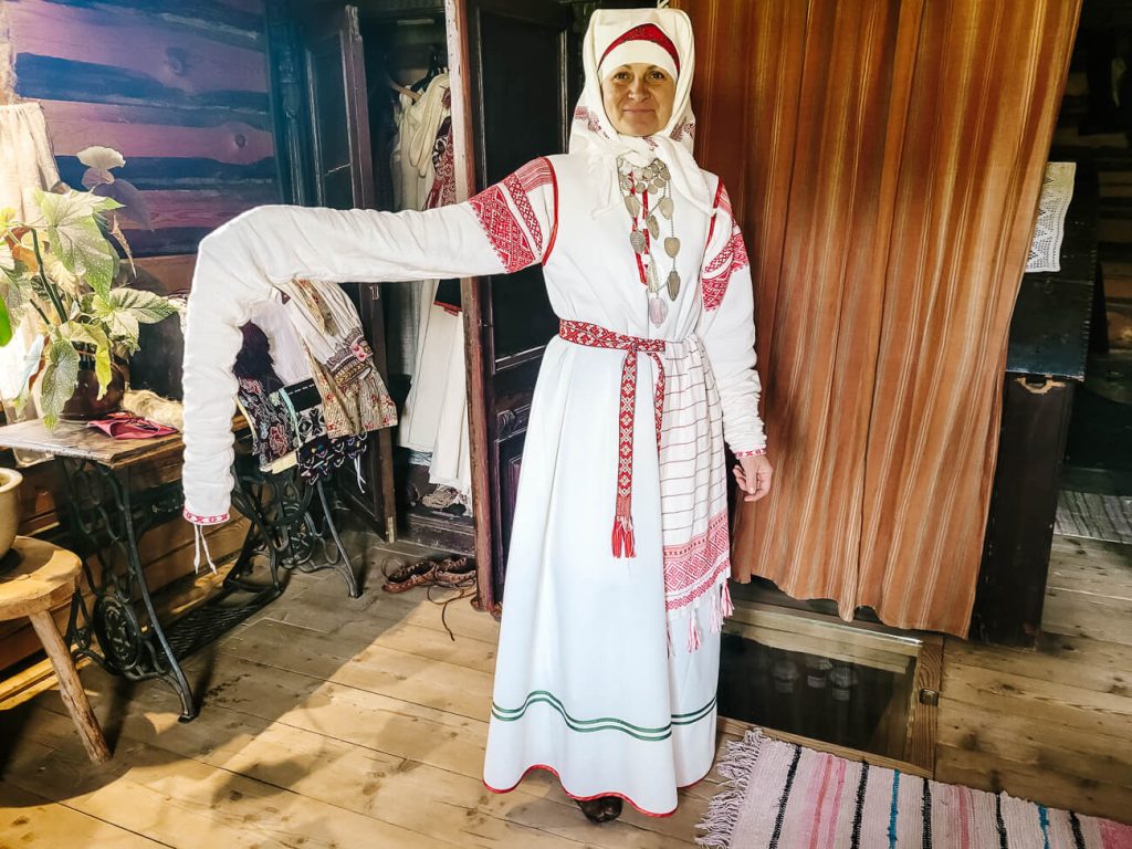 explanation about the Seto culture and traditional clothes, one of the best things to do in Setomaa in south estonia