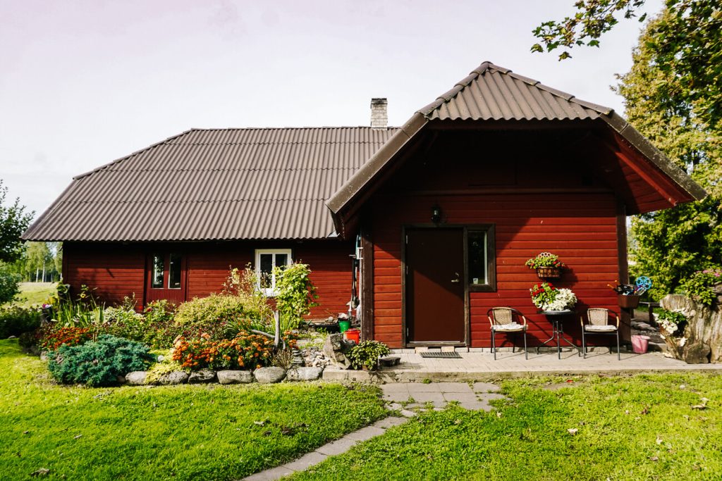 Visit a farm and learn all about herbs and mushrooms in South Estonia