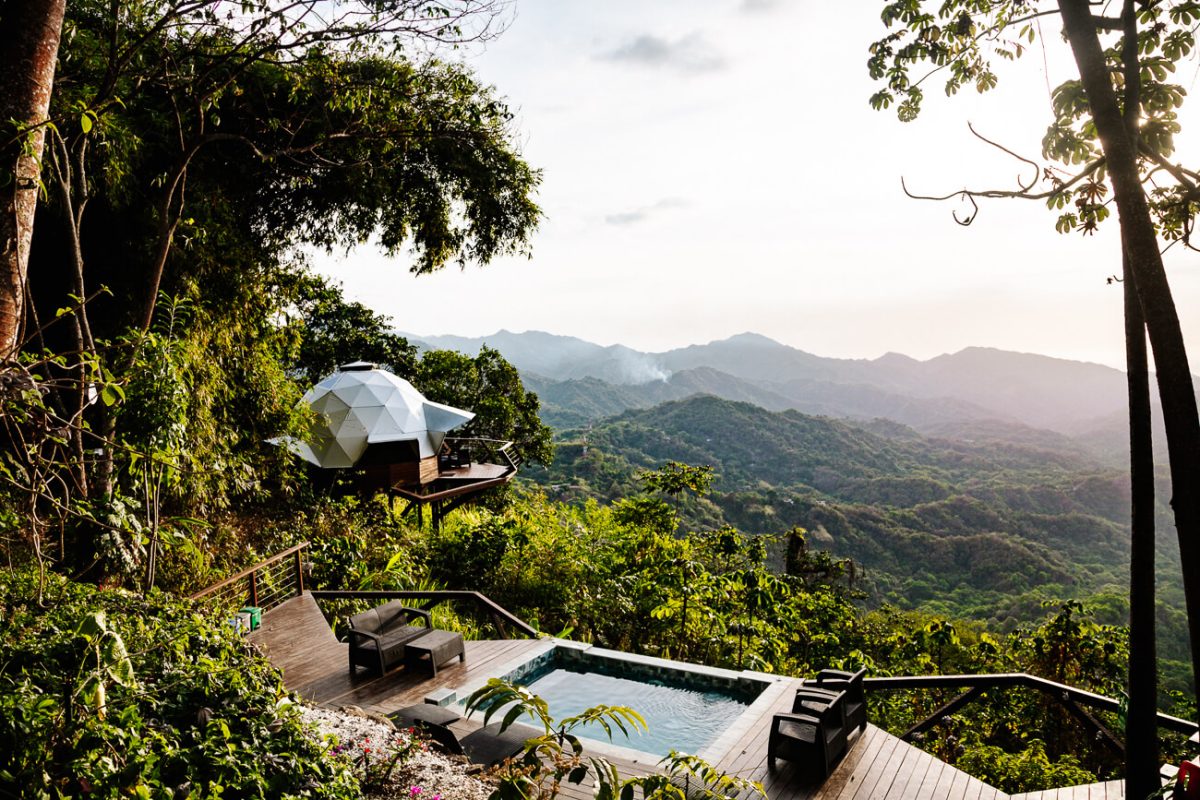 Uitzicht vanaf Trekker Glamping - een unieke accommodatie in Minca Colombia.