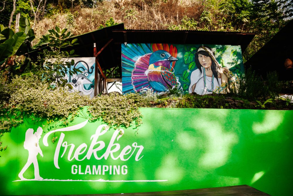 sign with Trekker Glamping Minca Colombia