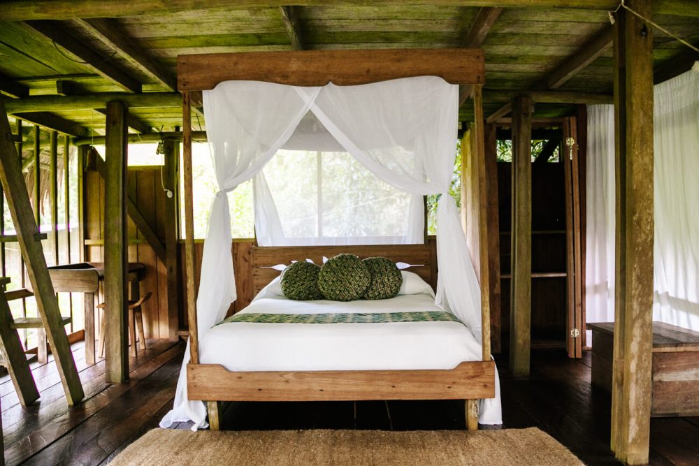 room in Calanoa Amazonas jungle lodge, one of the best boutique hotels in Colombia