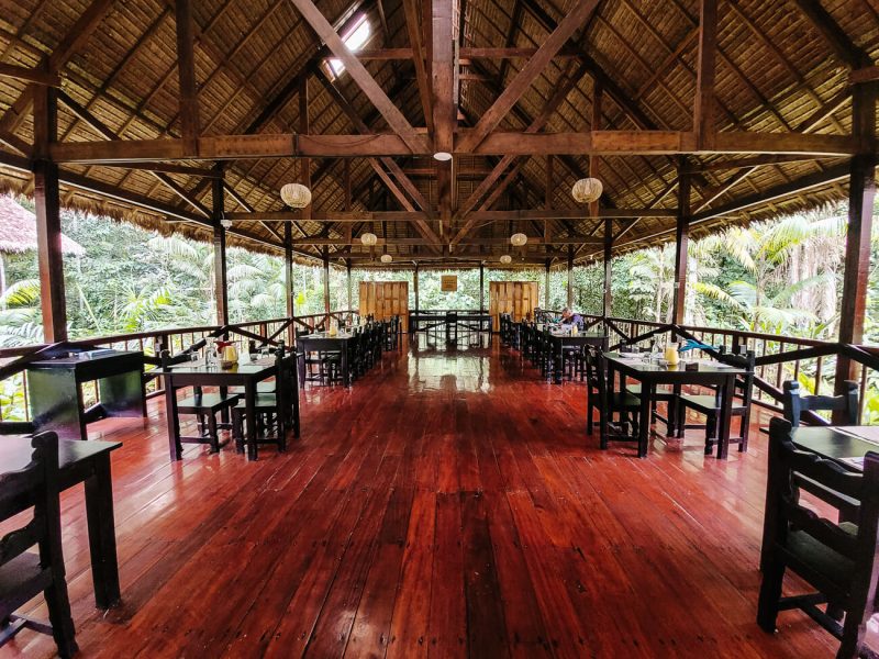 Restaurant van Tambopata Research Center in de Amazone van Peru.