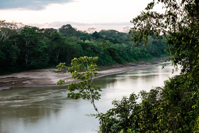 uitzicht op Tambopata rivier