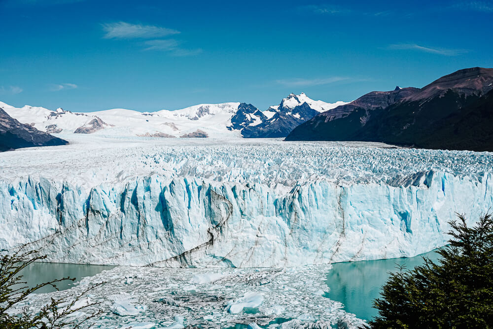 The Perito Moreno glacier in Argentina is located in one of the most beautiful national parks: Los Glaciares.