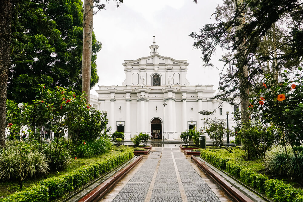 Ontdek Popayán in Colombia met mijn tips voor bezienswaardigheden, restaurants, hotels en hoe je de Ciudad Blanca het beste kunt bezoeken.