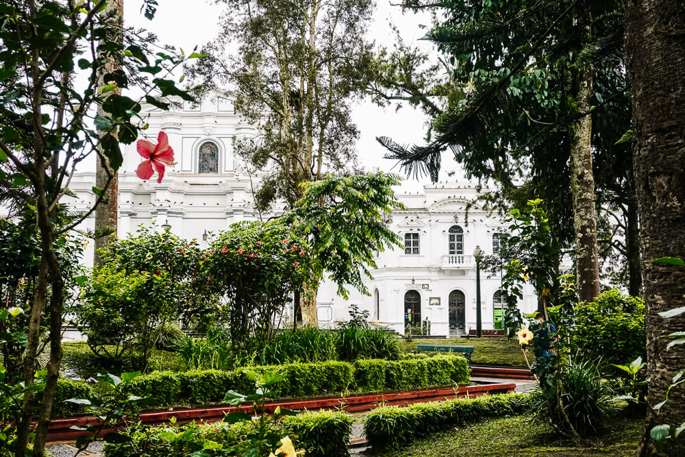 Popayan is called the white city of Colombia, because of the white center and its colonial buildings.