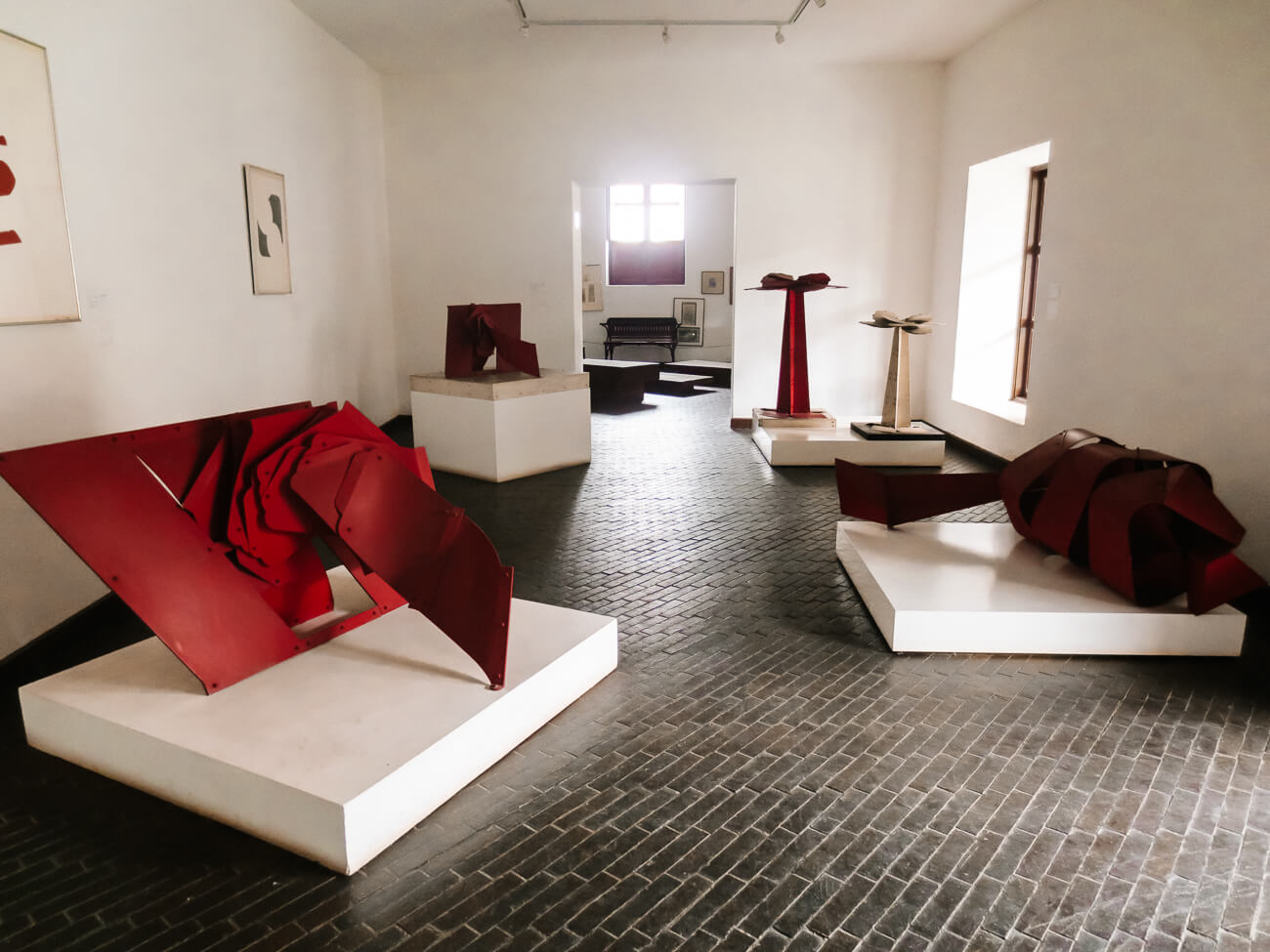 Een van de Popayán bezienswaardigheden in Colombia is Casa Museo Negret. Negret was een Colombiaans kunstenaar, die bekend stond om zijn architectonische kunst en gebruik van materialen als ijzer, staal en aluminium.