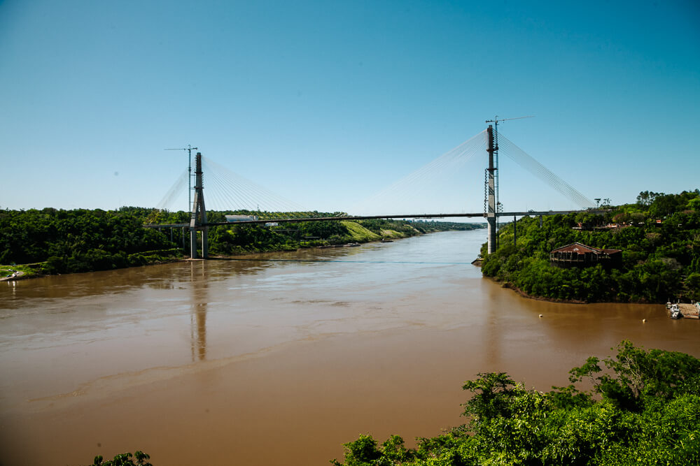 Drielandenpunt in Iguazu - Argentinie, Brazilie en Paraguay.