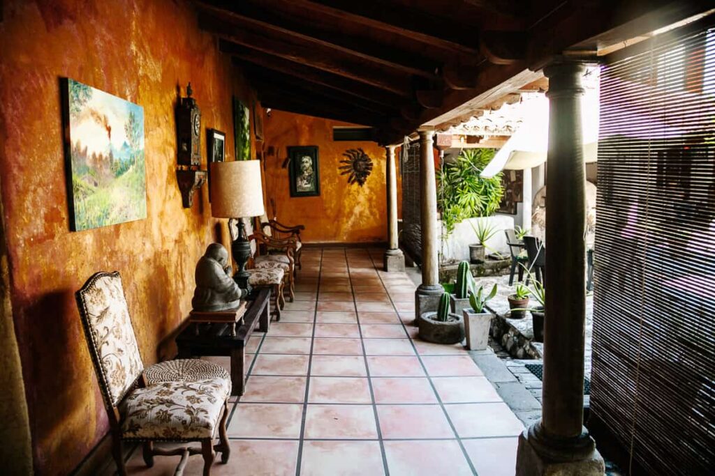 Another nice place to stay in Suchitoto in El Salvador is Los Almendros de San Lorenzo, which consists of a number of colonial buildings and two large courtyards.