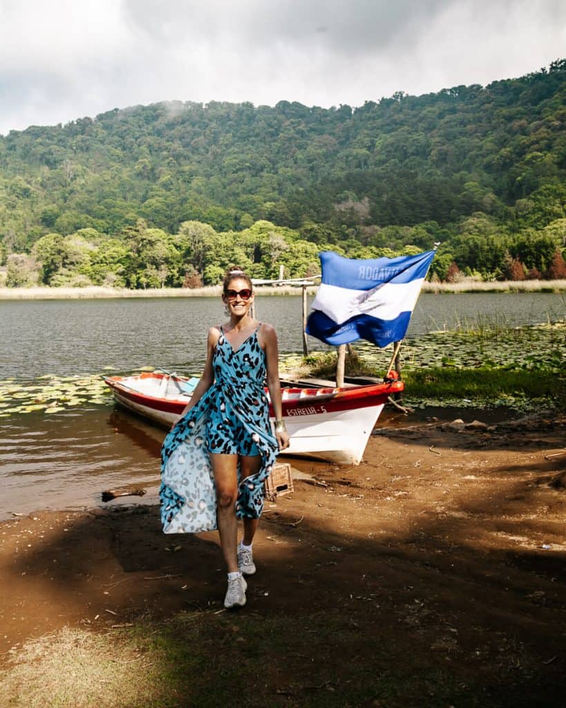 Deborah at Laguna Verde - one of the best places to visit when you are around La Ruta de las Flores in El Salvador. This lake is surrounded by mountains and lots of greenery and is located near the village of Apaneca.v