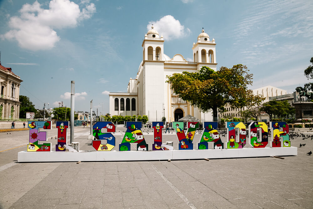 Het centrale plein van San Salvador.