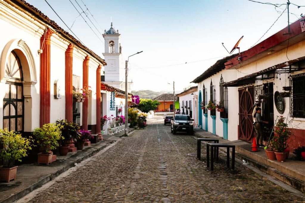 Suchitoto is one of the most beautiful destinations in El Salvador. 