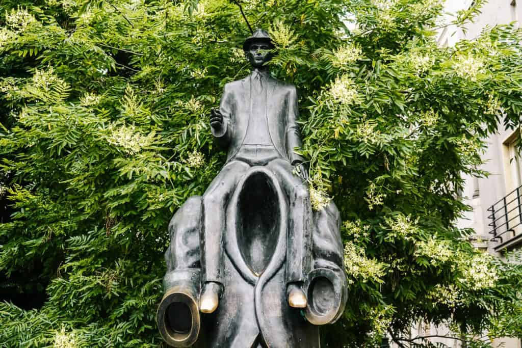 Standbeeld Franz Kafka.
