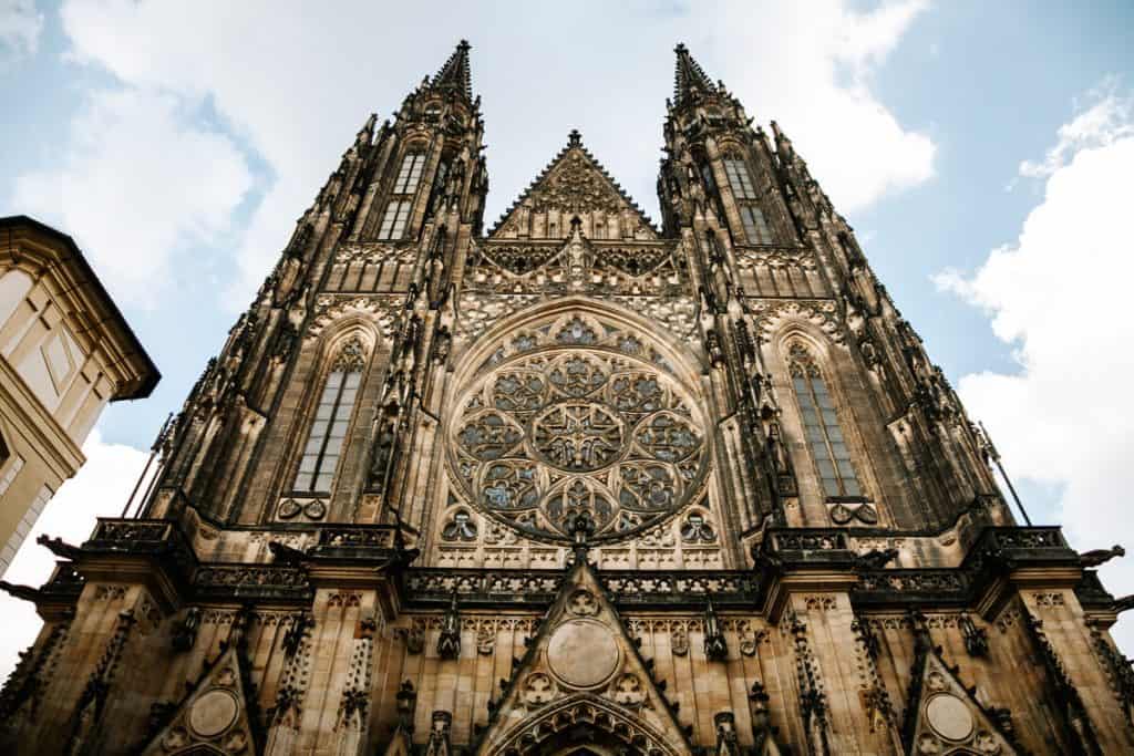 The Prague castle is with 70,000 m2, it is one of the largest palace complexes in the world and is also on the UNESCO World Heritage List.