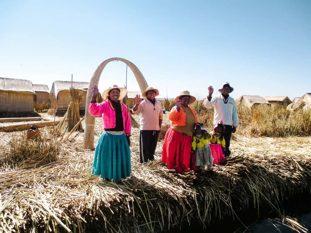 Op het Titicaca meer breng je tijdens deze boutique rondreis door Peru  een bezoek aan de drijvende rieteilanden van de Uros Indianen. 