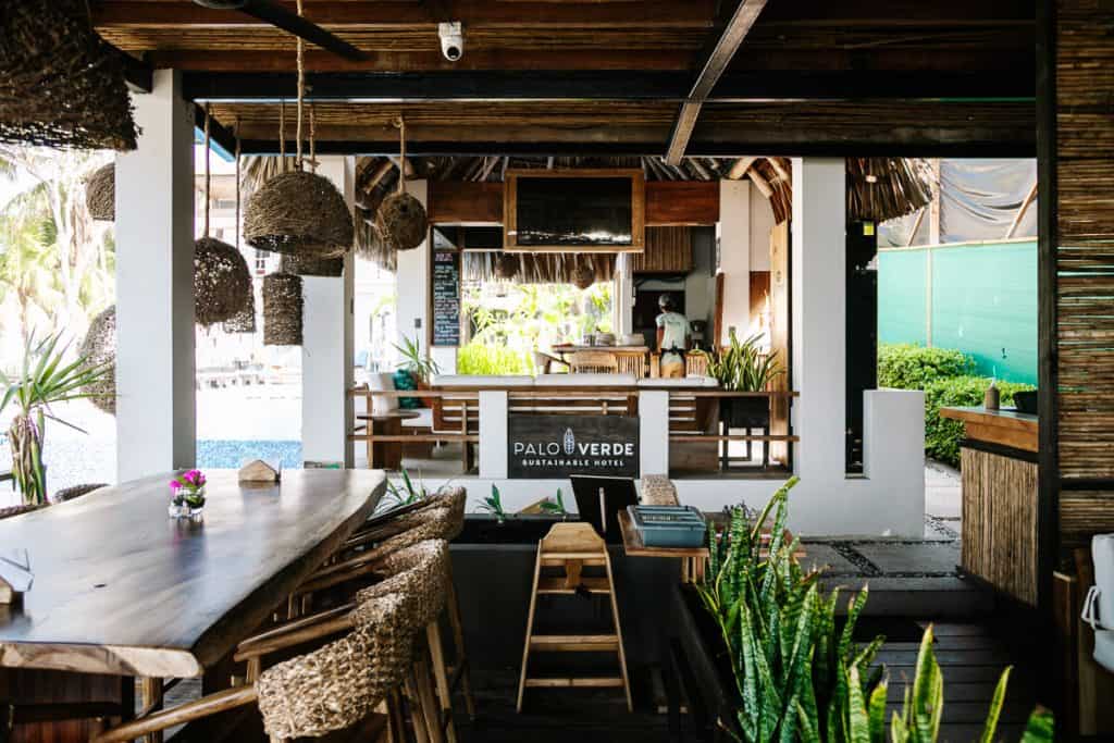 Restaurant Nan Tal van Hotel Palo Verde in El Zonte is een plek die op Ibiza en Tulum in Mexico niet zou misstaan. 