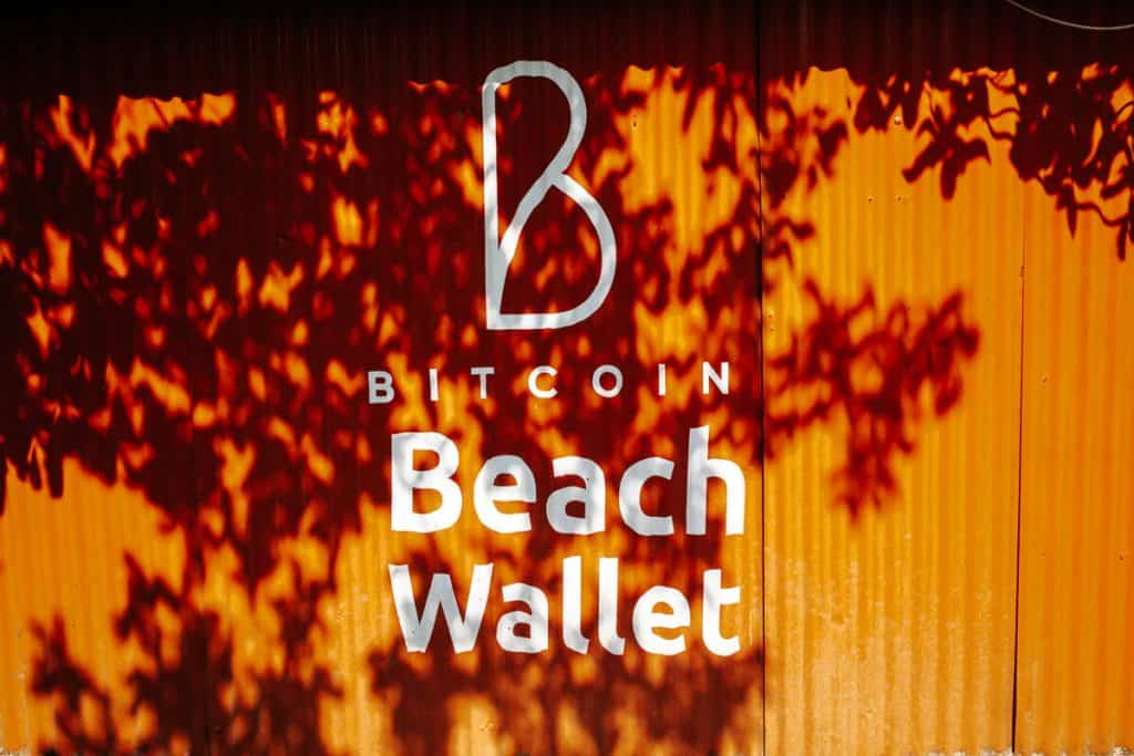 El Zonte staat ook bekend om haar Bitcoin Beach, een community die Bitcoin als betaalmiddel gebruikt voor dagelijkse transacties, vanuit de Bitcoin Beach Wallet. 