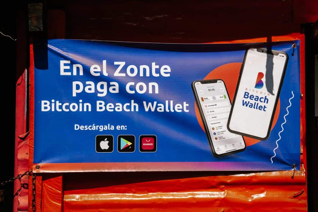 El Zonte staat ook bekend om haar Bitcoin Beach, een community die Bitcoin als betaalmiddel gebruikt voor dagelijkse transacties, vanuit de Bitcoin Beach Wallet. 