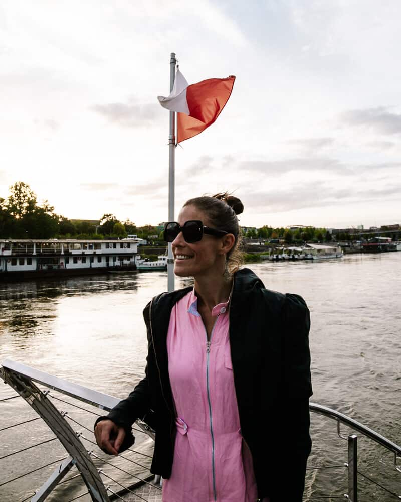Deborah tijdens boottocht op de Wisla rivier.