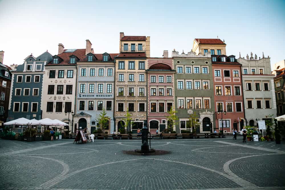 Leuk is het om door het centrum van Warschau te struinen, bezienswaardigheden te bezoeken, op een terrasje te zitten op het centrale plein Rynek Starego Miasta en op zoek te gaan naar mooie fotospots. 