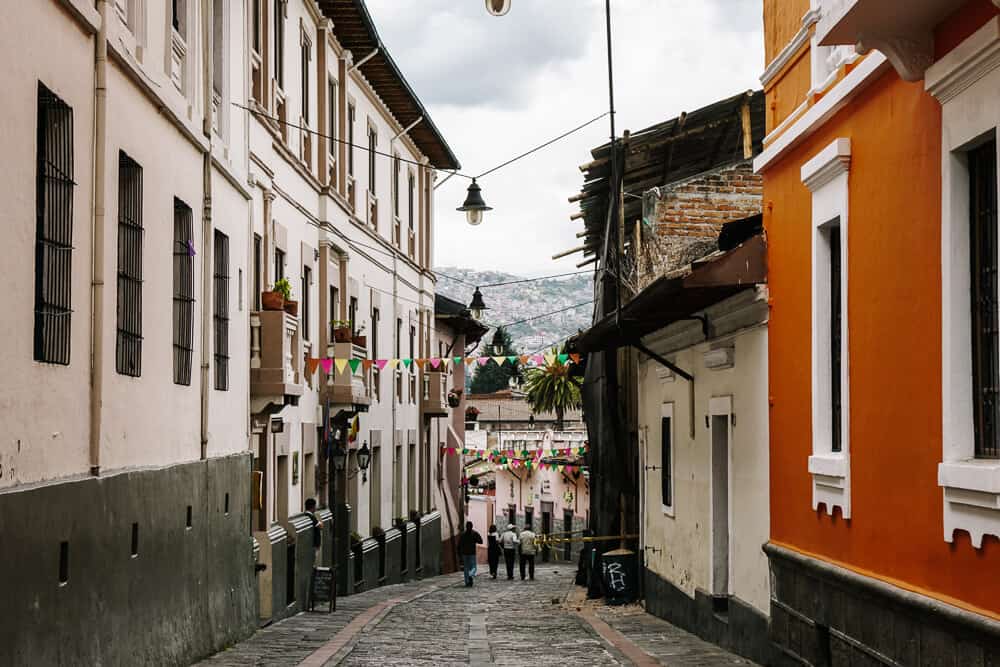 Een van de mooiste straatjes in Quito Ecuador is La Ronda. 