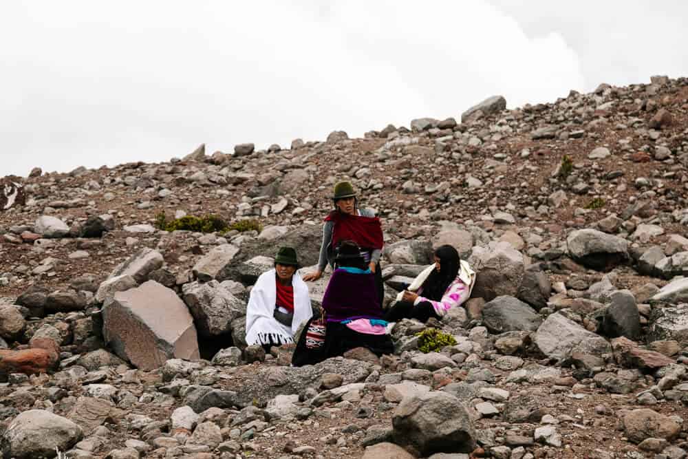 Vulkanen en bergen spelen een belangrijke spirituele rol in Ecuador en bevatten talloze mythes en legendes, over oude geesten, ofwel apus.