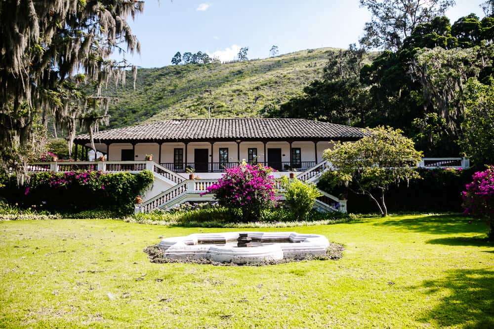 Hacienda Piman is located idyllically in a valley near the town of Ibarra, about an hour's drive from Otavalo. 