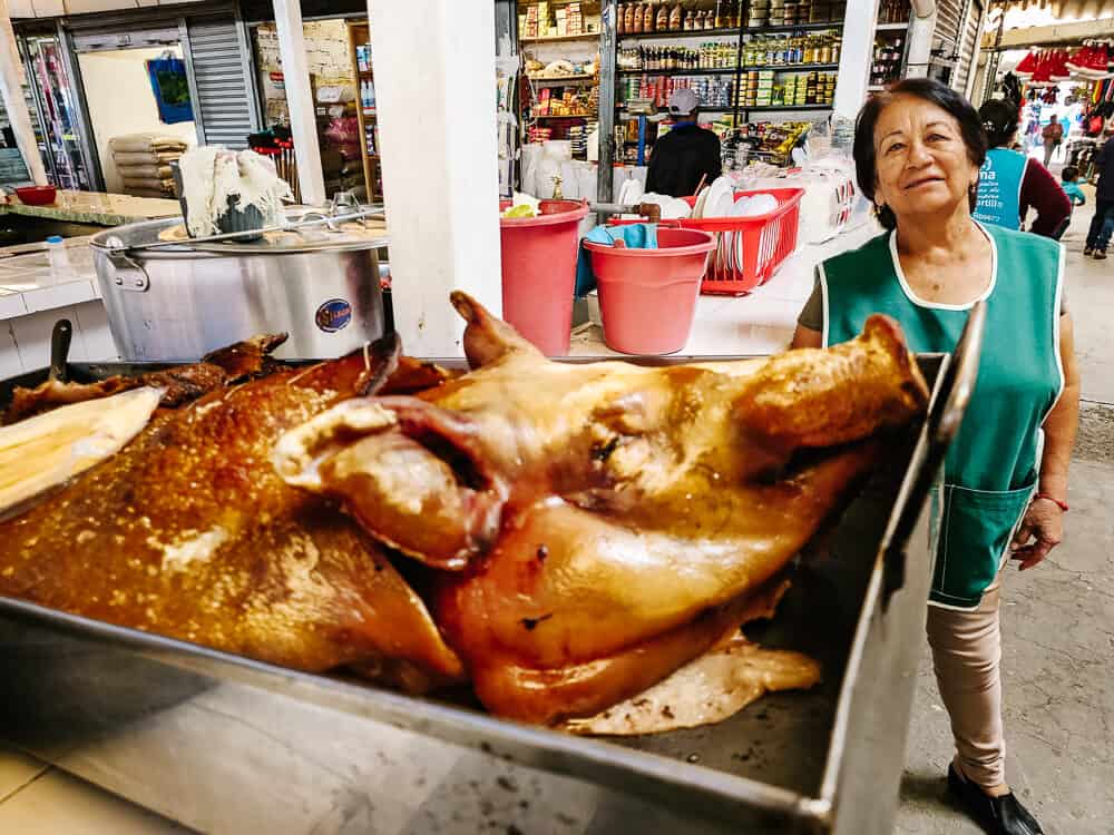 Mercado Tradicional de Pimampiro, een kleine markt in het stadje Pimampiro.