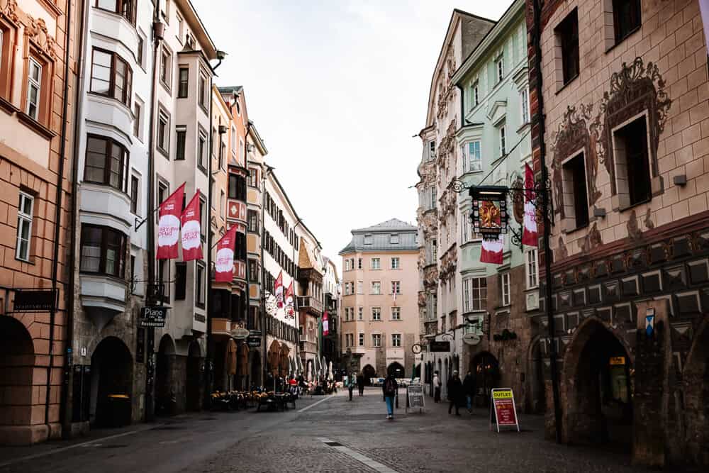 Het centrum van Innsbruck in Oostenrijk met haar bezienswaardigheden is klein en daarom makkelijk te voet te verkennen.