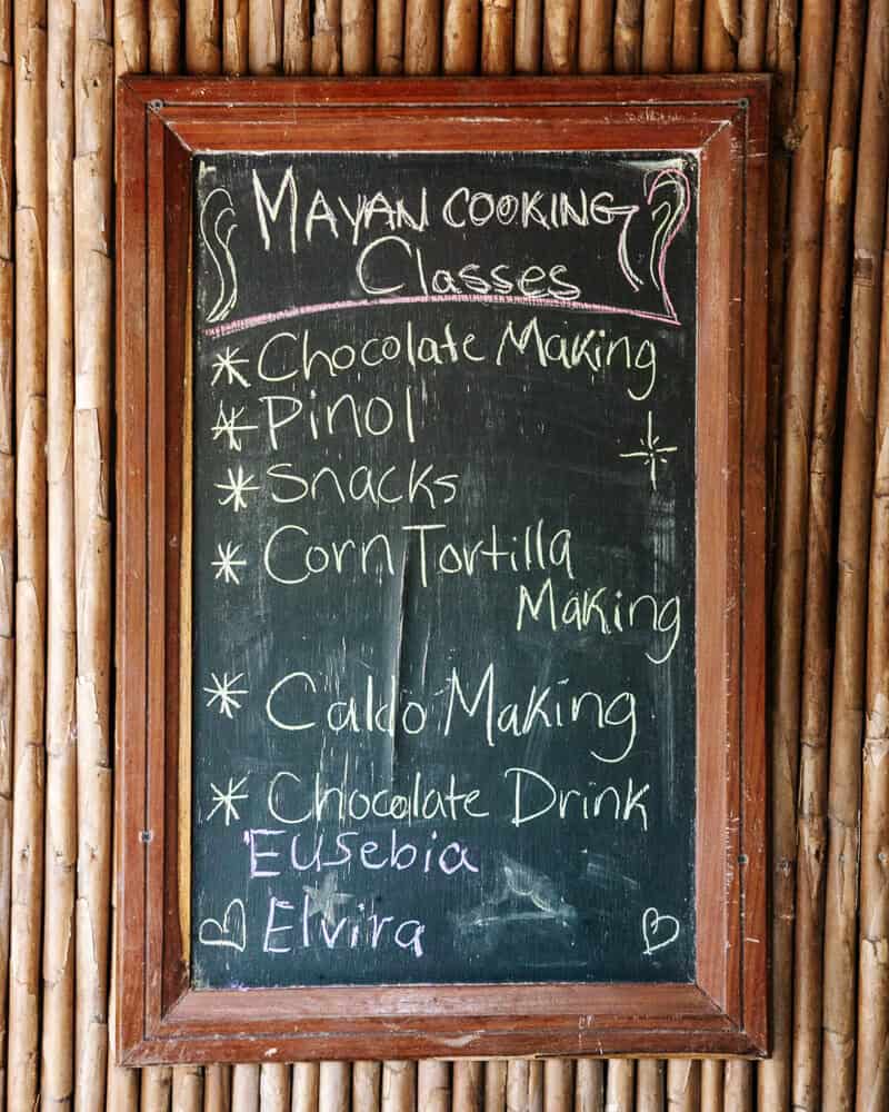 In een traditioneel Maya huisje op het terrein duik je de culinaire wereld van de Maya’s in en ga je aan de slag met mais tortilla’s, chocolade, soep en typische snacks.  