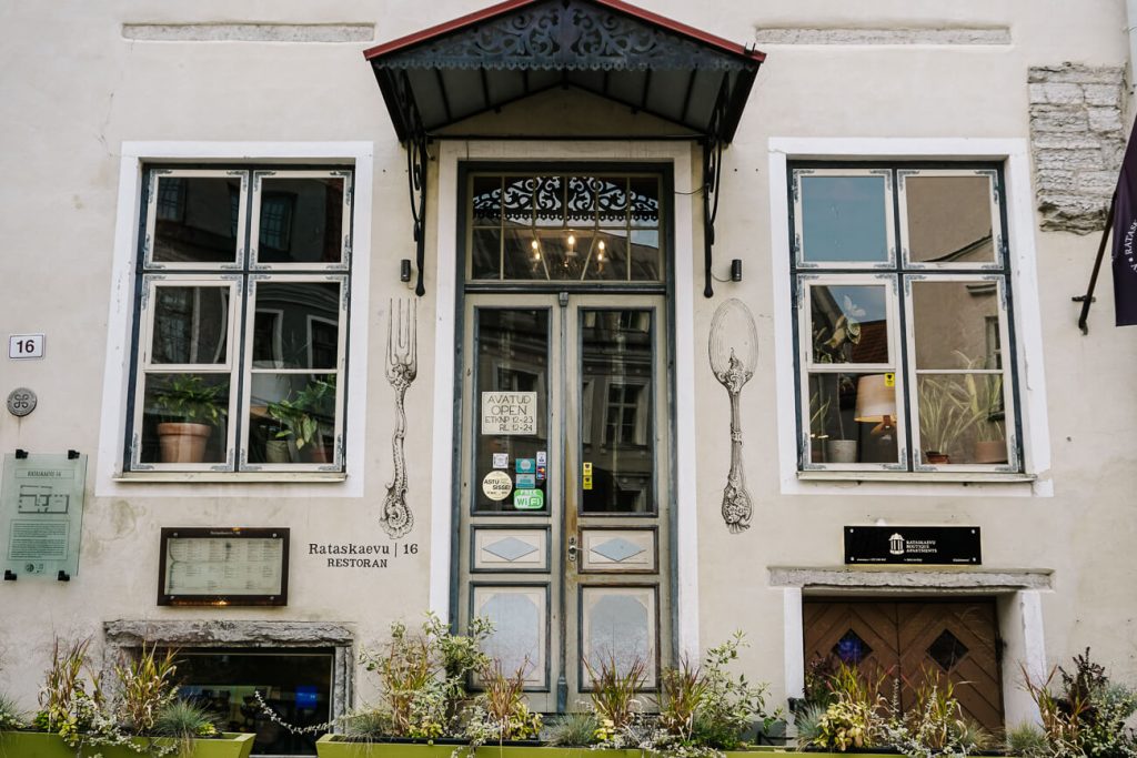 Restaurant Rataskaevu 16 in Tallinn