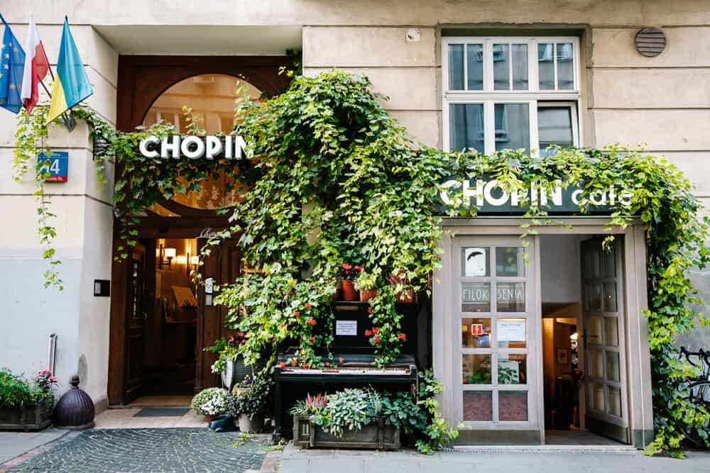 A hotel you want to find in every city is Chopin Boutique B&B. Not because of its luxury or high-end service, but because of its location, boutique style and accessibility. 
