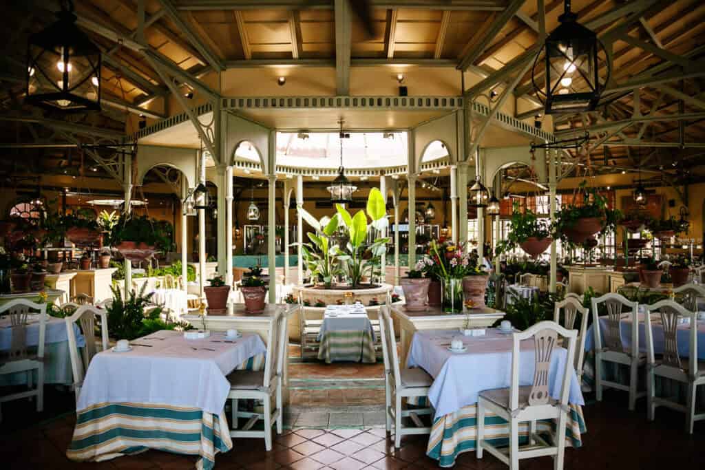 Breakfast area in restaurant El Bernegal.