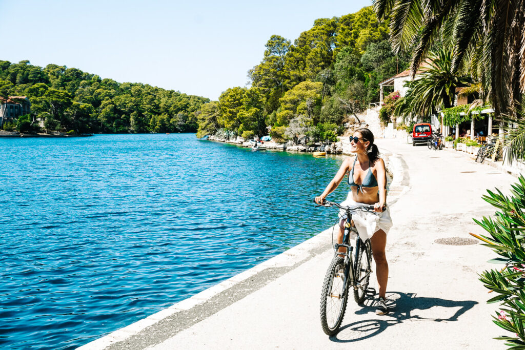deborah op fiets in Mljet National Park