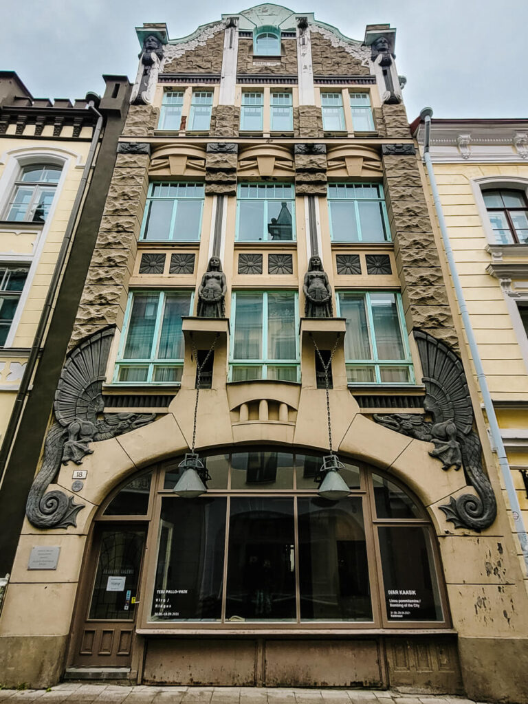 gildenhuizen - mooie architecturale bezienswaardigheden vind je op de straat Pikk in Tallinn