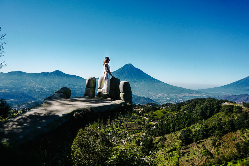 vrouw in hobbithand, Hobbitenango Guatemala