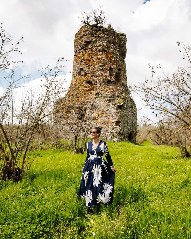The Orlando Towers are two burial monuments from Roman times, dating from the 1st century BC, including a bell tower that belonged to a Benedictine church. 